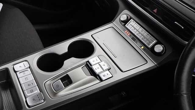 Hyundai KONA 64kWh Premium SUV 5dr Electric Auto (10.5kW Charger) (204 ps)