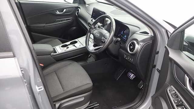 Hyundai KONA 64kWh Premium SUV 5dr Electric Auto (10.5kW Charger) (204 ps)