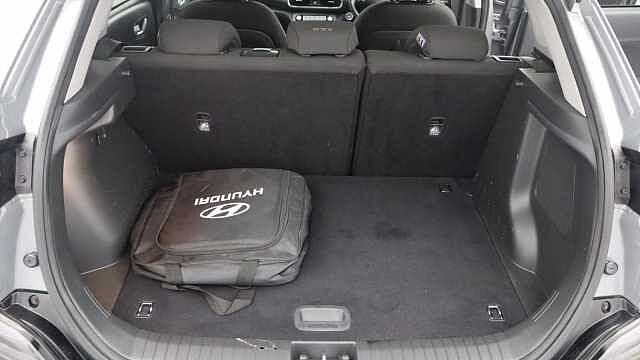 Hyundai KONA 64kWh Premium SUV 5dr Electric Auto (10.5kW Charger) (204 ps)