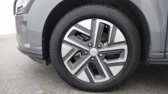 Hyundai KONA 64kWh Premium SUV 5dr Electric Auto (10.5kW Charger) (204 ps)