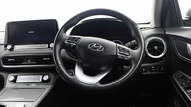 Hyundai KONA 64kWh Premium SUV 5dr Electric Auto (10.5kW Charger) (204 ps)