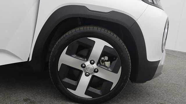 Hyundai INSTER Long Range 49kWh 02 SUV 5dr Electric Auto (115 ps) White