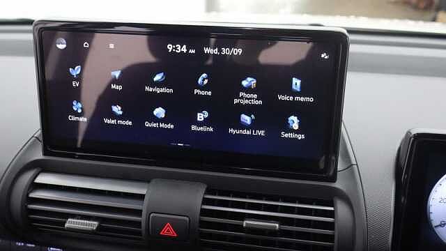 Hyundai INSTER Long Range 49kWh 02 SUV 5dr Electric Auto (115 ps) Beige