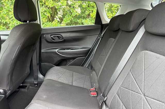 Hyundai BAYON T-GDI SE CONNECT DCT MHEV Sleek Silver