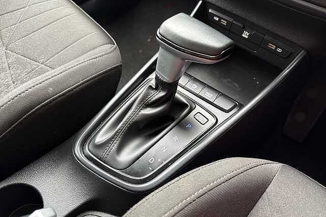 Hyundai BAYON T-GDI SE CONNECT DCT MHEV Sleek Silver