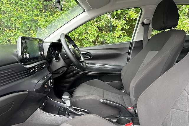 Hyundai BAYON T-GDI SE CONNECT DCT MHEV Sleek Silver