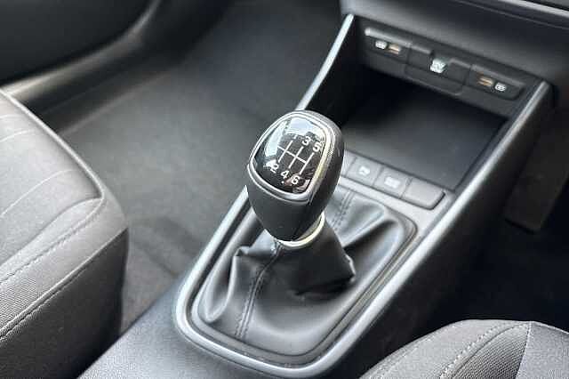 Hyundai BAYON T-GDI SE CONNECT MHEV Atlas White