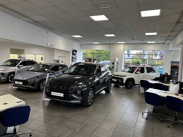 Hyundai TUCSON 1.6 TGDi 48V MHD SE Connect 5dr 2WD Red