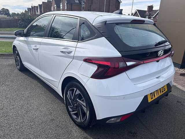 Hyundai I20 1.0T GDi 48V MHD SE Connect 5dr White