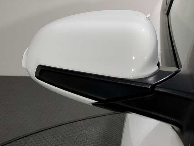 Hyundai KONA 1.6 GDi Hybrid Premium 5dr DCT White