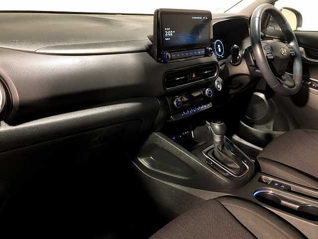 Hyundai KONA 1.6 GDi Hybrid Premium 5dr DCT White
