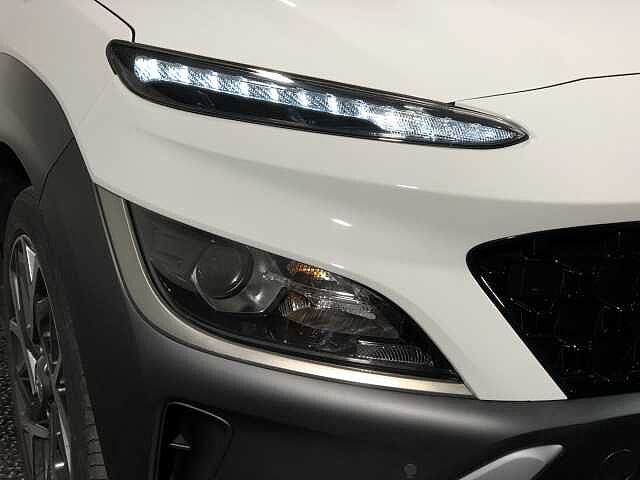 Hyundai KONA 1.6 GDi Hybrid Premium 5dr DCT White