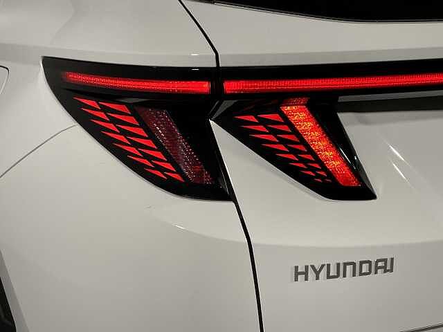 Hyundai TUCSON 1.6T 48V MHD Advance 5dr DCT White