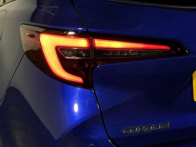 Toyota Corolla Touring Sport 2.0 Hybrid Design 5dr CVT