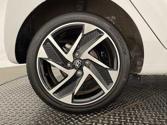 Hyundai i10 1.2 [79] Premium 5dr Auto [Nav]