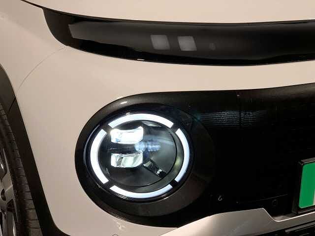 Hyundai INSTER 85kW 02 49kWh 5dr Auto White