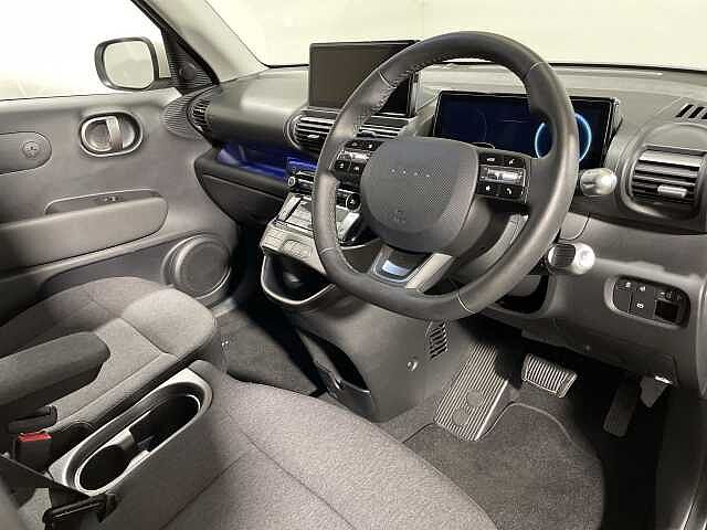 Hyundai INSTER 85kW 02 49kWh 5dr Auto White