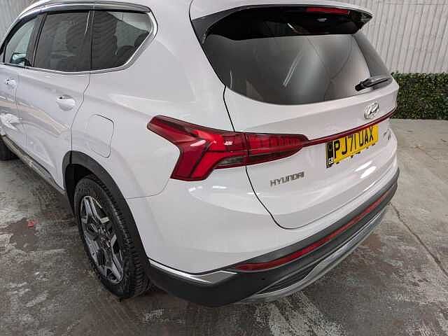 Hyundai Santa Fe 1.6 T-GDi 13.8kWh Premium Auto 4WD Euro 6 (s/s) 5dr