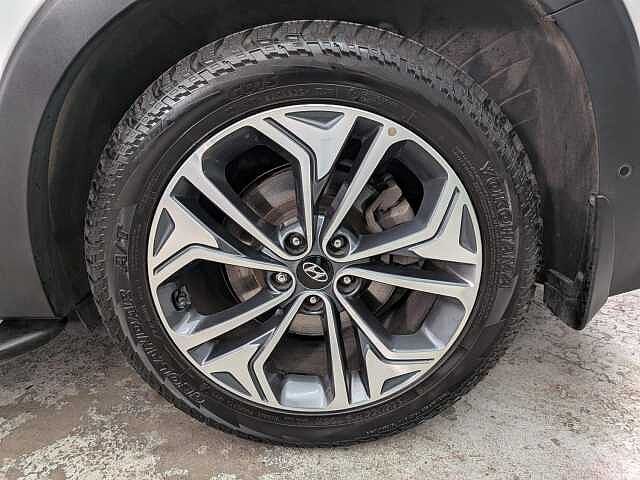 Hyundai Santa Fe 2.2 CRDi Premium SE Auto 4WD Euro 6 (s/s) 5dr 7 Seat