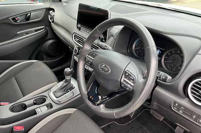 Hyundai KONA 1.6 GDi Hybrid Premium 5dr DCT White