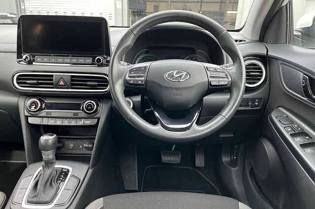 Hyundai KONA 1.6 GDi Hybrid Premium 5dr DCT White