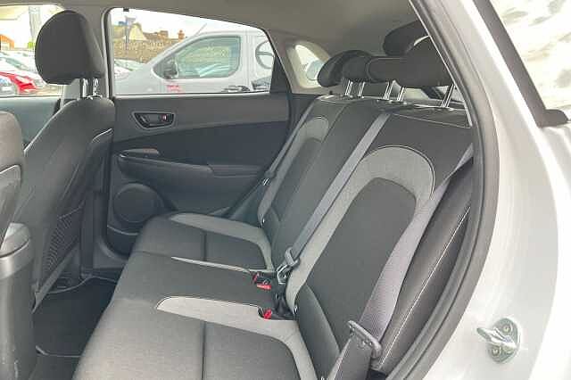 Hyundai KONA 1.6 GDi Hybrid Premium 5dr DCT White