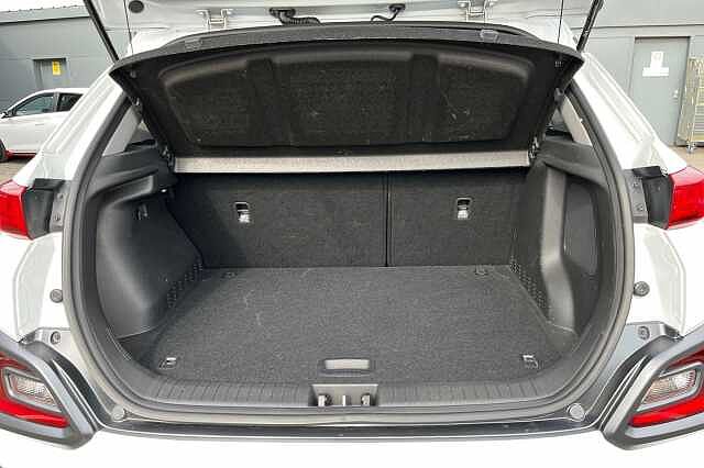 Hyundai KONA 1.6 GDi Hybrid Premium 5dr DCT White