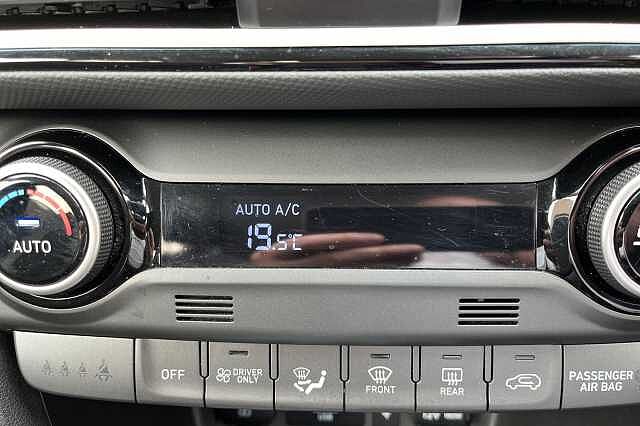Hyundai KONA 1.6 GDi Hybrid Premium 5dr DCT White