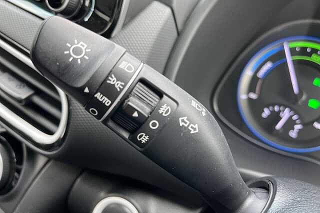 Hyundai KONA 1.6 GDi Hybrid Premium 5dr DCT White