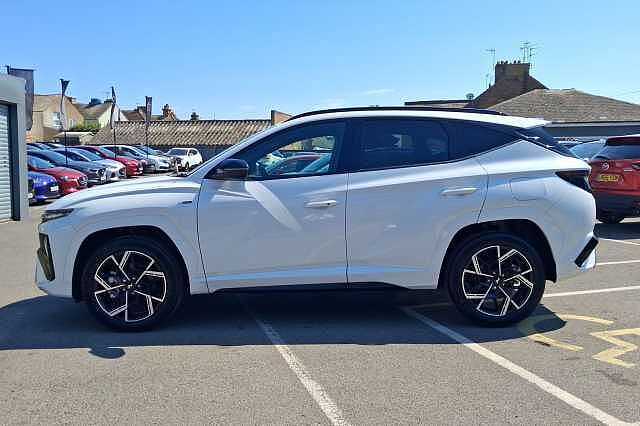 Hyundai TUCSON 1.6T Hybrid N Line 5dr Auto White