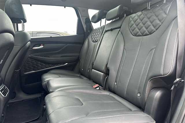 Hyundai SANTA FE 1.6 TGDi Hybrid Ultimate 5dr Auto Black