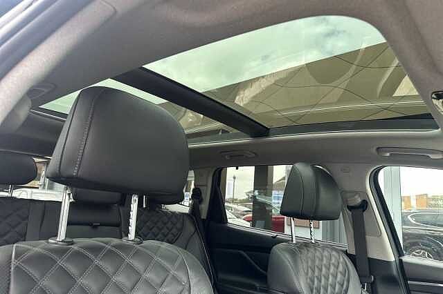 Hyundai SANTA FE 1.6 TGDi Hybrid Ultimate 5dr Auto Black