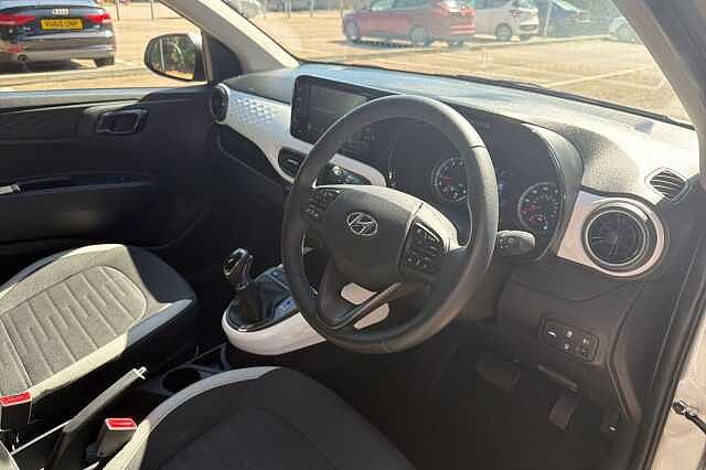 Hyundai i10 1.0 MPi Premium 5dr Auto