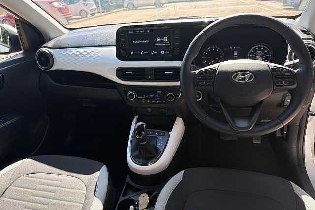 Hyundai i10 1.0 MPi Premium 5dr Auto