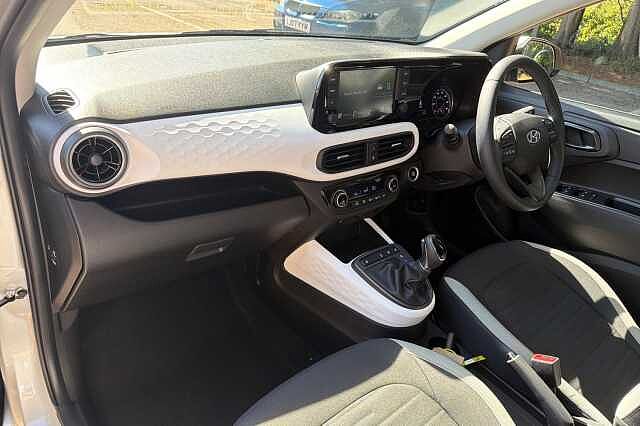 Hyundai i10 1.0 MPi Premium 5dr Auto