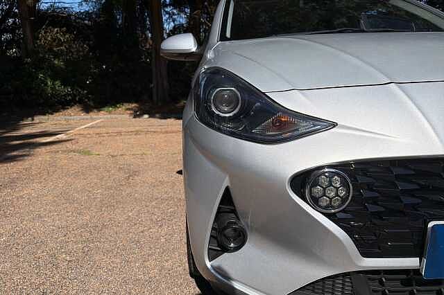 Hyundai i10 1.0 MPi Premium 5dr Auto