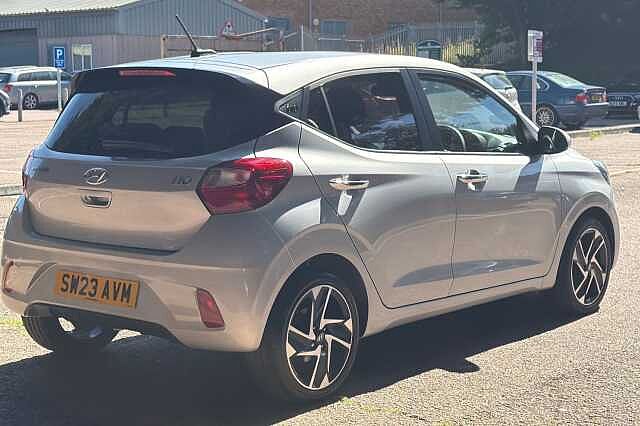 Hyundai i10 1.0 MPi Premium 5dr Auto