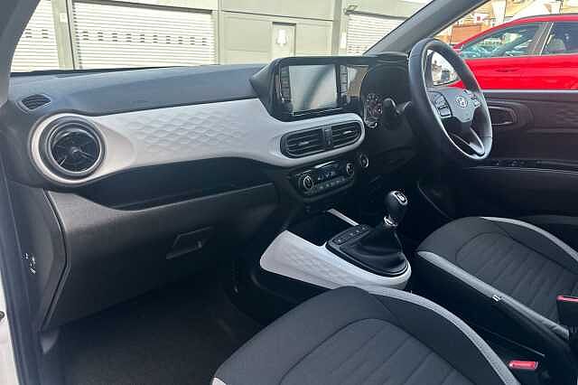 Hyundai i10 1.0 MPi Premium 5dr