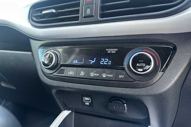 Hyundai i10 1.0 MPi Premium 5dr