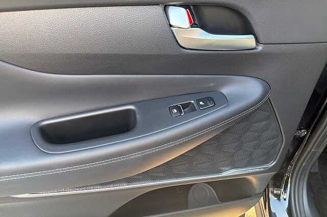 Hyundai SANTA FE 1.6 TGDi Hybrid Ultimate 5dr Auto