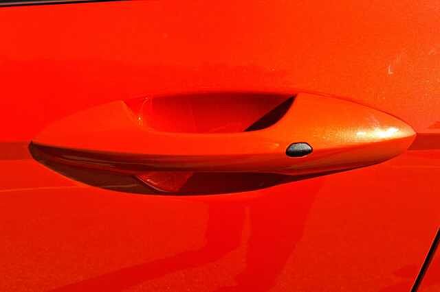 Hyundai KONA 1.6 GDi Hybrid Ultimate 5dr DCT Orange