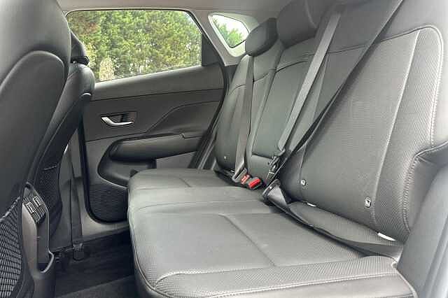 Hyundai KONA 1.6 GDi Hybrid Ultimate 5dr DCT White
