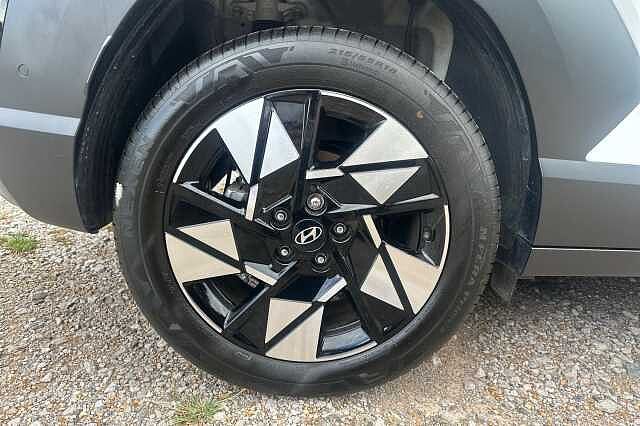Hyundai KONA 1.6 GDi Hybrid Ultimate 5dr DCT White