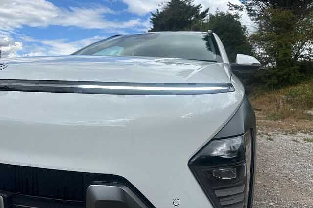 Hyundai KONA 1.6 GDi Hybrid Ultimate 5dr DCT White