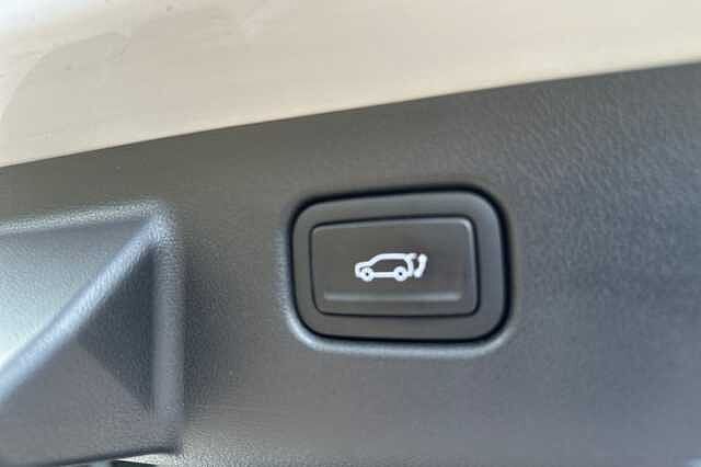 Hyundai KONA 1.6 GDi Hybrid Ultimate 5dr DCT White