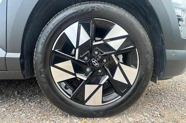 Hyundai KONA 1.6 GDi Hybrid Ultimate 5dr DCT White