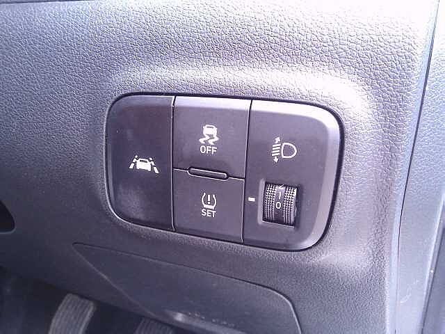 Hyundai i10 1.0 MPi Premium 5dr