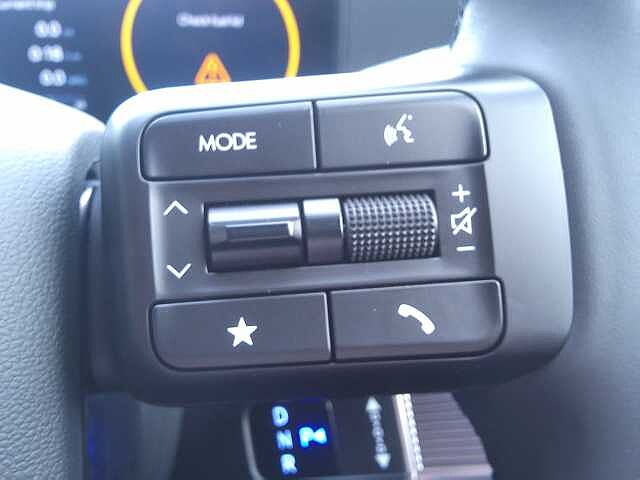 Hyundai SANTA FE 1.6 TGDi Plug-in Hybrid Calligraphy 5dr 4WD Auto Creamy White