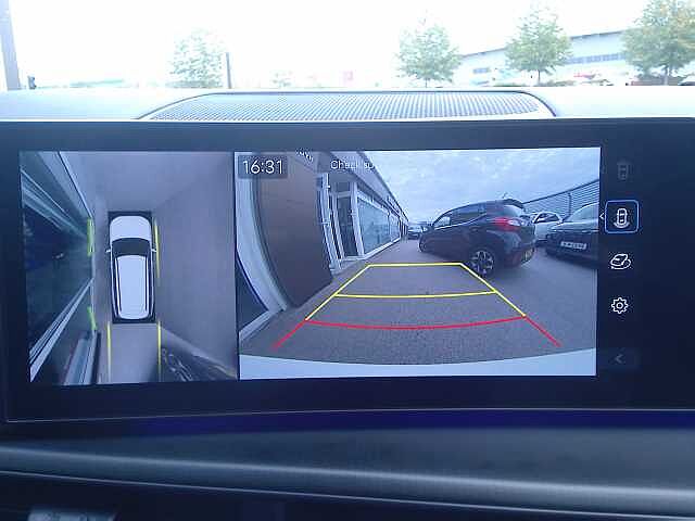 Hyundai SANTA FE 1.6 TGDi Plug-in Hybrid Calligraphy 5dr 4WD Auto Creamy White