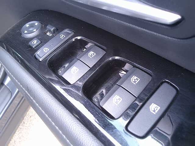 Hyundai TUCSON 1.6 TGDi Hybrid 230 Premium 5dr 2WD Auto Engine Red